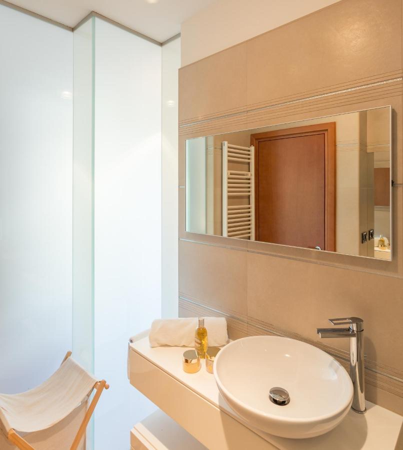 שיבניק Luxurious City Retreat With Pool מראה חיצוני תמונה