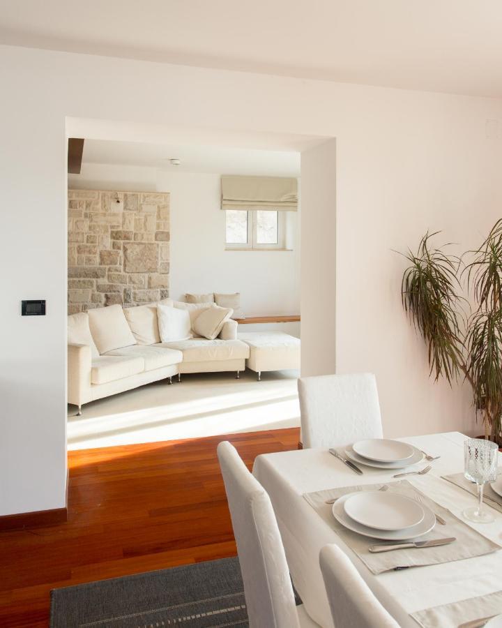 שיבניק Luxurious City Retreat With Pool מראה חיצוני תמונה