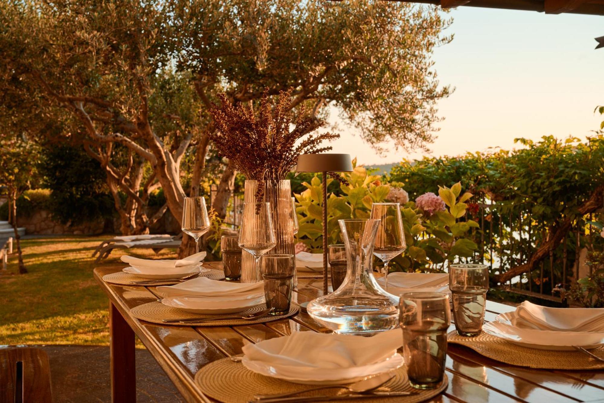 שיבניק Luxurious City Retreat With Pool מראה חיצוני תמונה