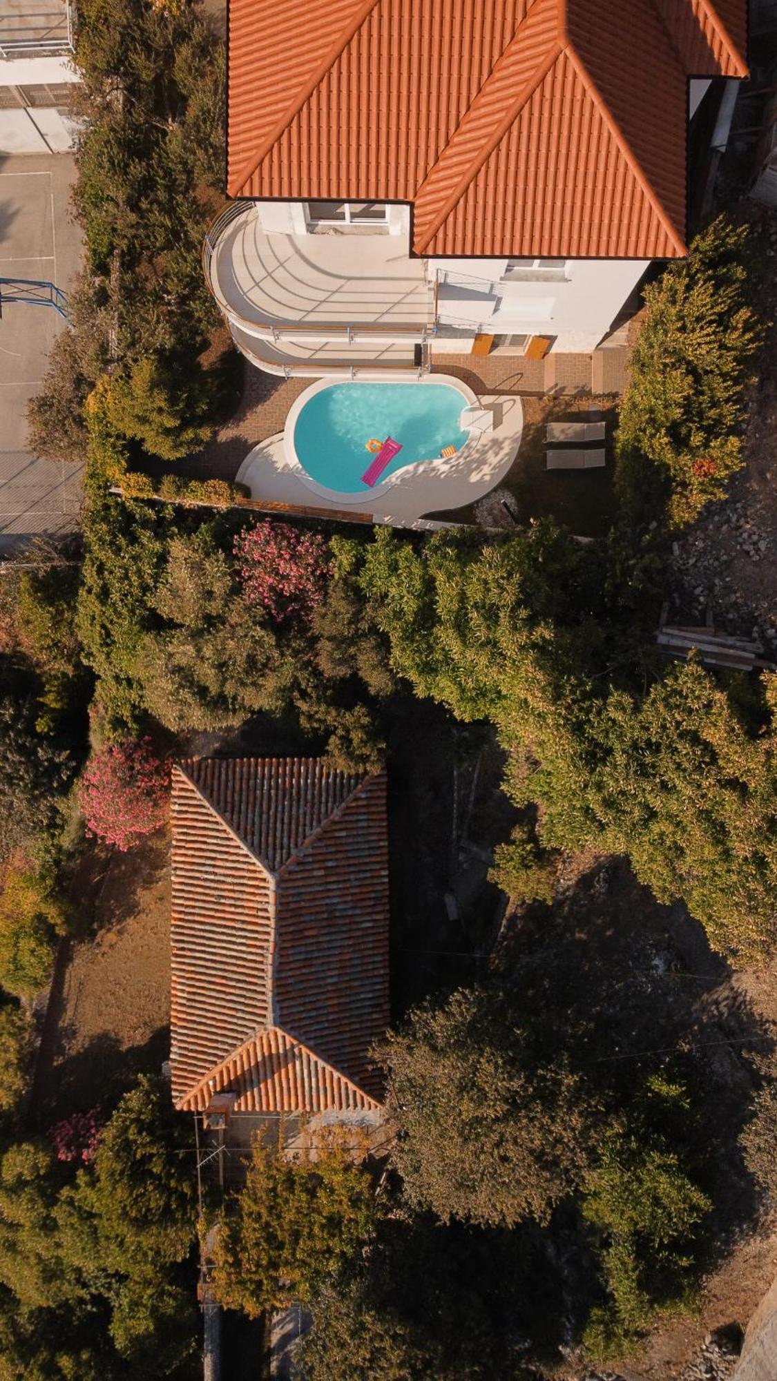 שיבניק Luxurious City Retreat With Pool מראה חיצוני תמונה