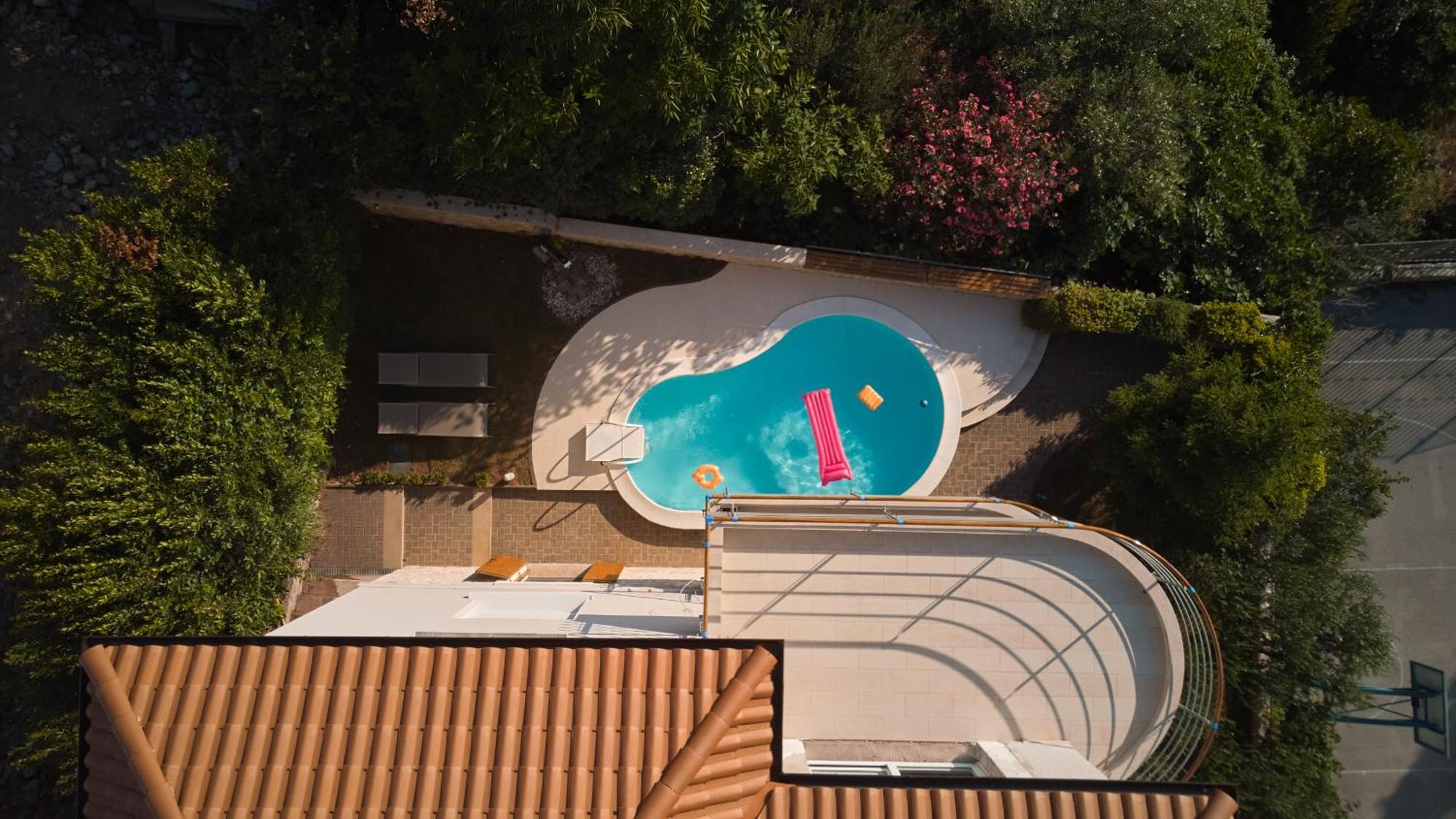 שיבניק Luxurious City Retreat With Pool מראה חיצוני תמונה